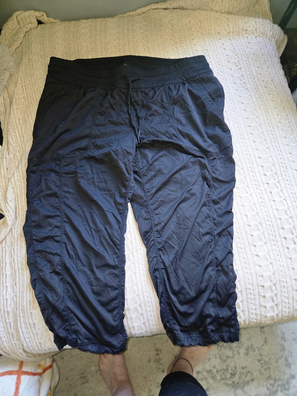 Plus The North Face Black Women's Light Weight Capri Joggers - Picture 1 of 4
